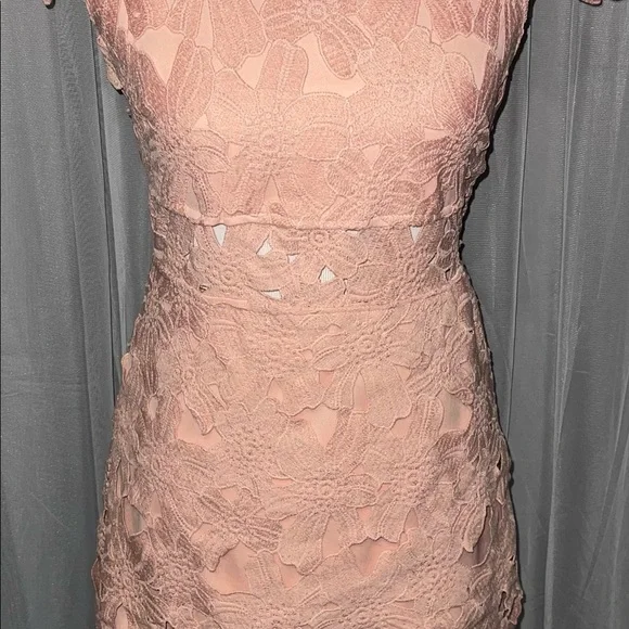 Romeo+Juliet Couture Dress - Picture 4 of 5